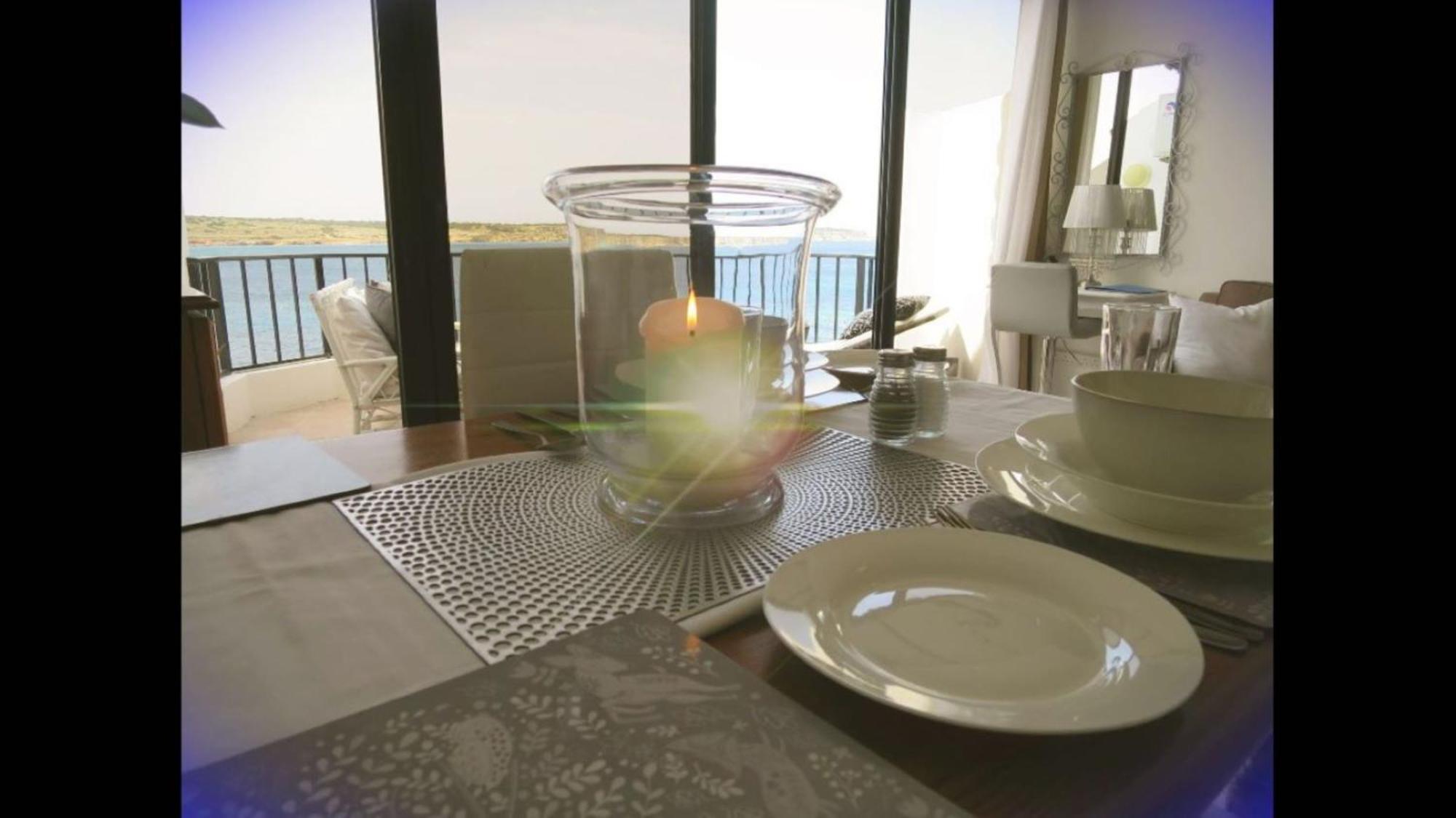 Seafront Apartment Terrace, Lounger & Panoramic Ocean Views Mellieħa Pokoj fotografie