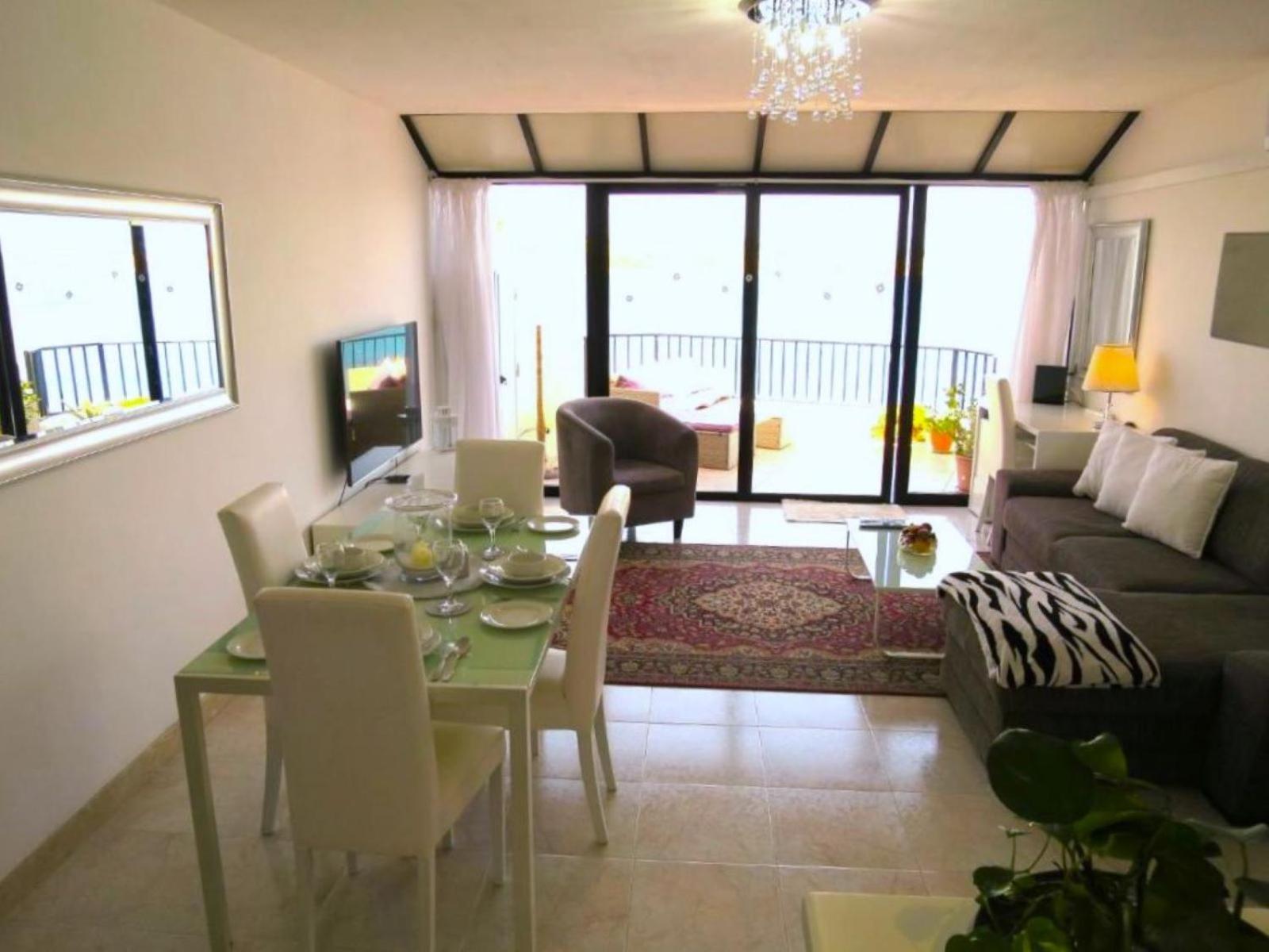 Seafront Apartment Terrace, Lounger & Panoramic Ocean Views Mellieħa Pokoj fotografie