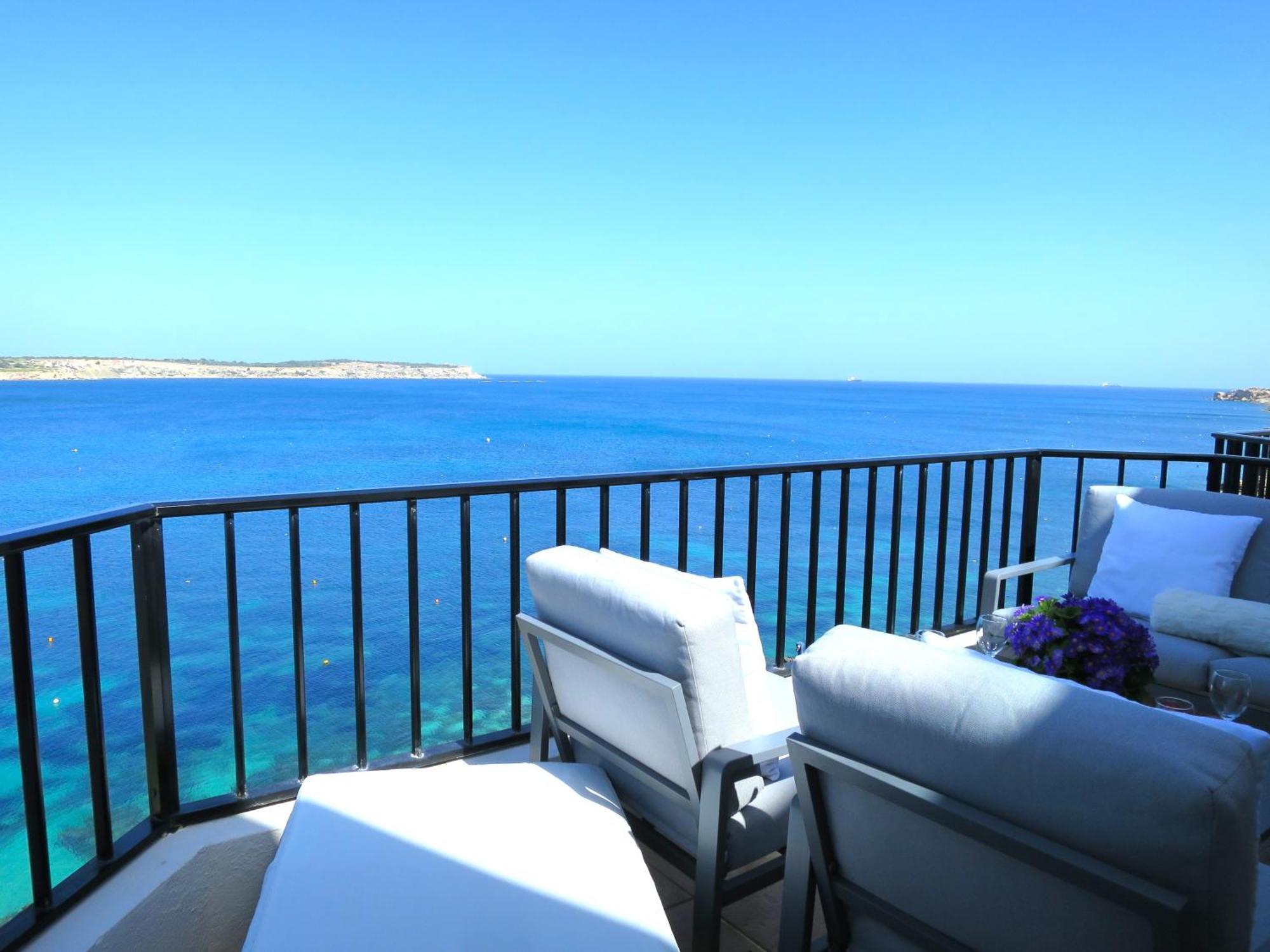 Seafront Apartment Terrace, Lounger & Panoramic Ocean Views Mellieħa Exteriér fotografie