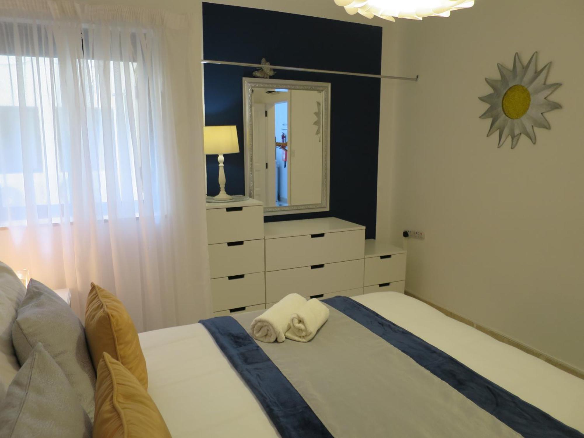 Seafront Apartment Terrace, Lounger & Panoramic Ocean Views Mellieħa Pokoj fotografie