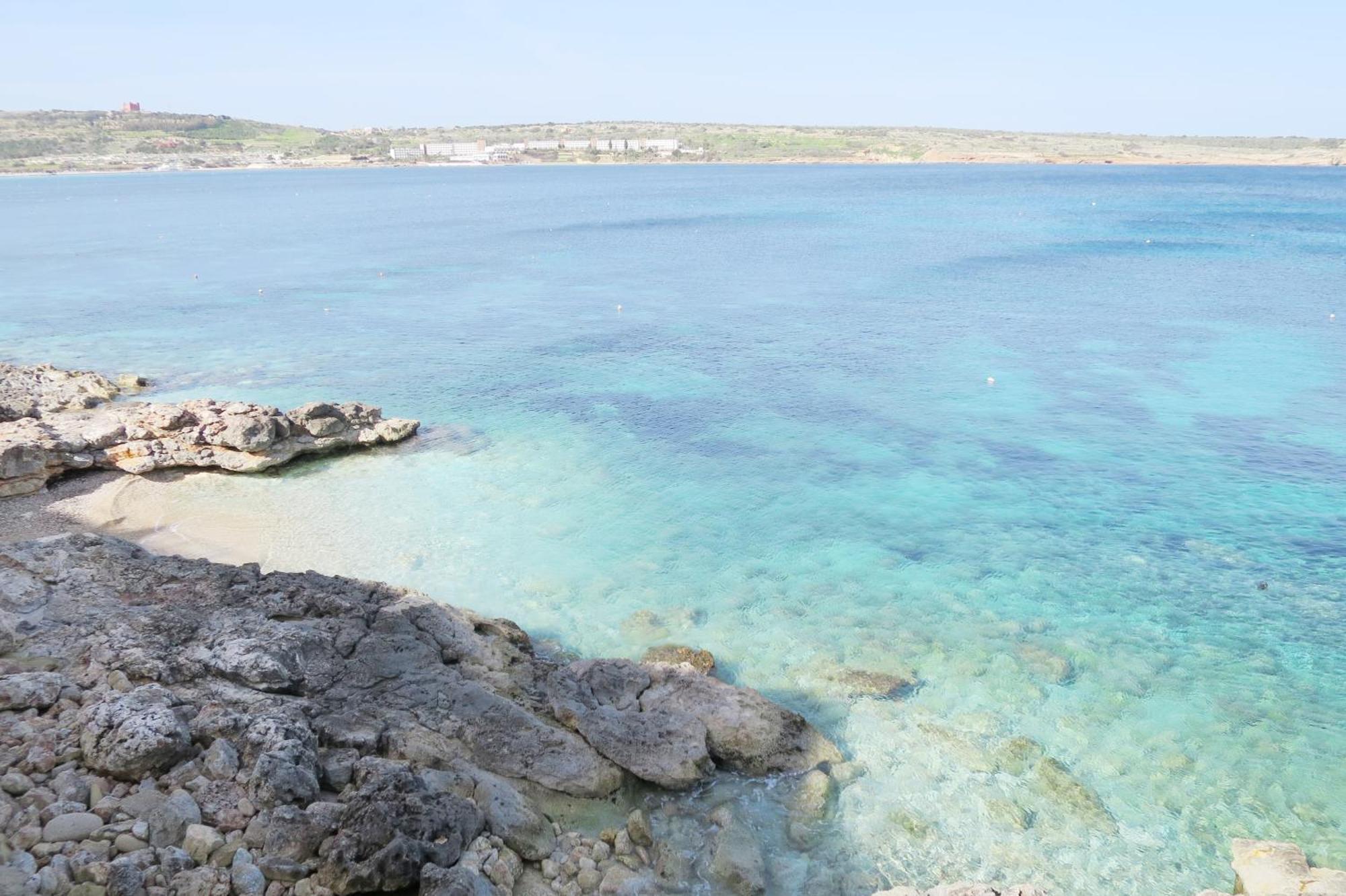 Seafront Apartment Terrace, Lounger & Panoramic Ocean Views Mellieħa Pokoj fotografie