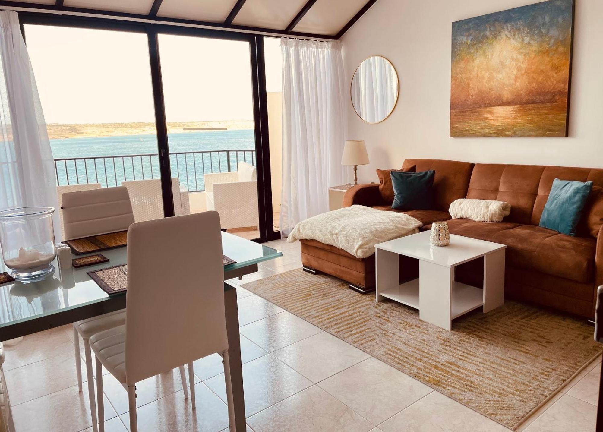 Seafront Apartment Terrace, Lounger & Panoramic Ocean Views Mellieħa Exteriér fotografie
