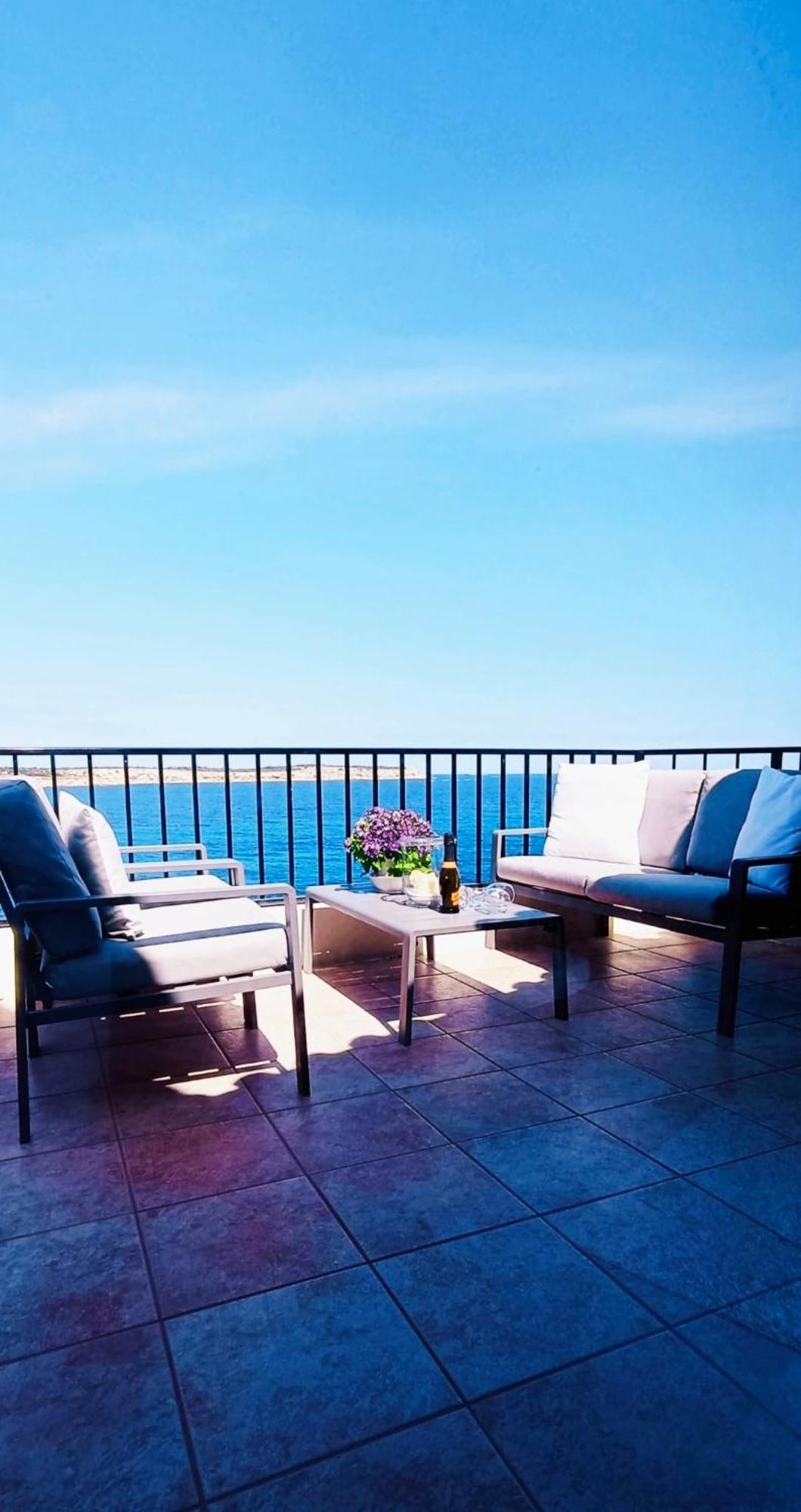 Seafront Apartment Terrace, Lounger & Panoramic Ocean Views Mellieħa Exteriér fotografie